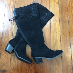 Torrid black boots